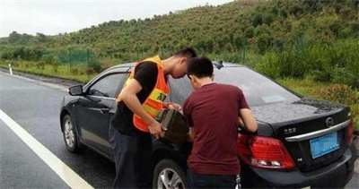 神农架永福道路救援